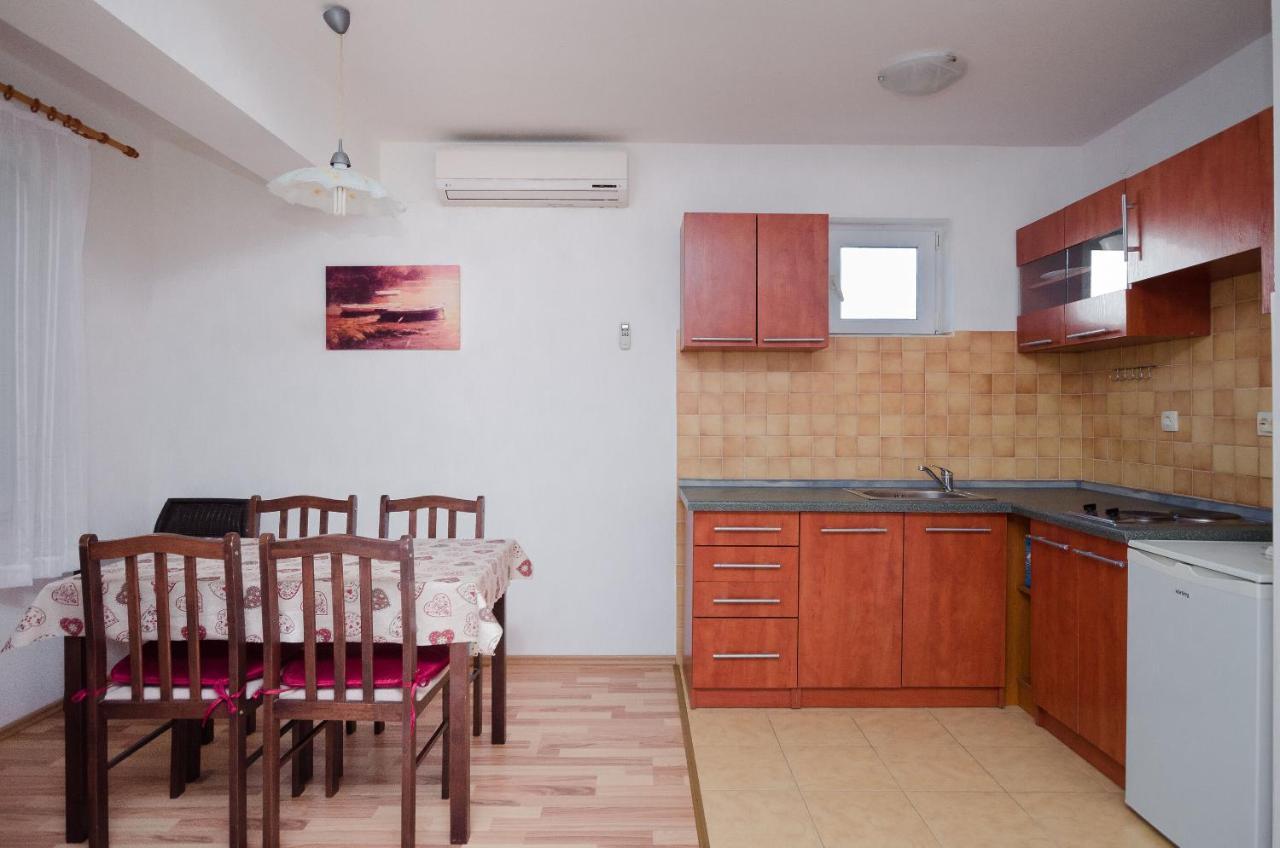 Apartments Blazenka Banjol Εξωτερικό φωτογραφία