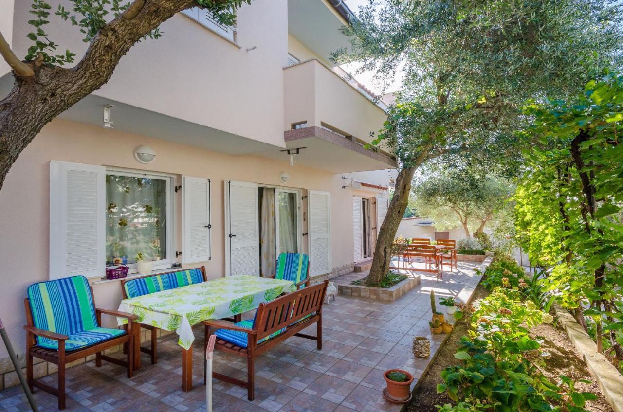 Apartments Blazenka Banjol Εξωτερικό φωτογραφία