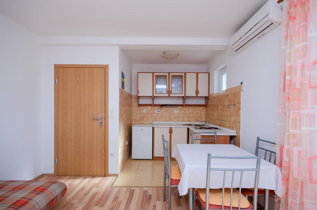 Apartments Blazenka Banjol Εξωτερικό φωτογραφία