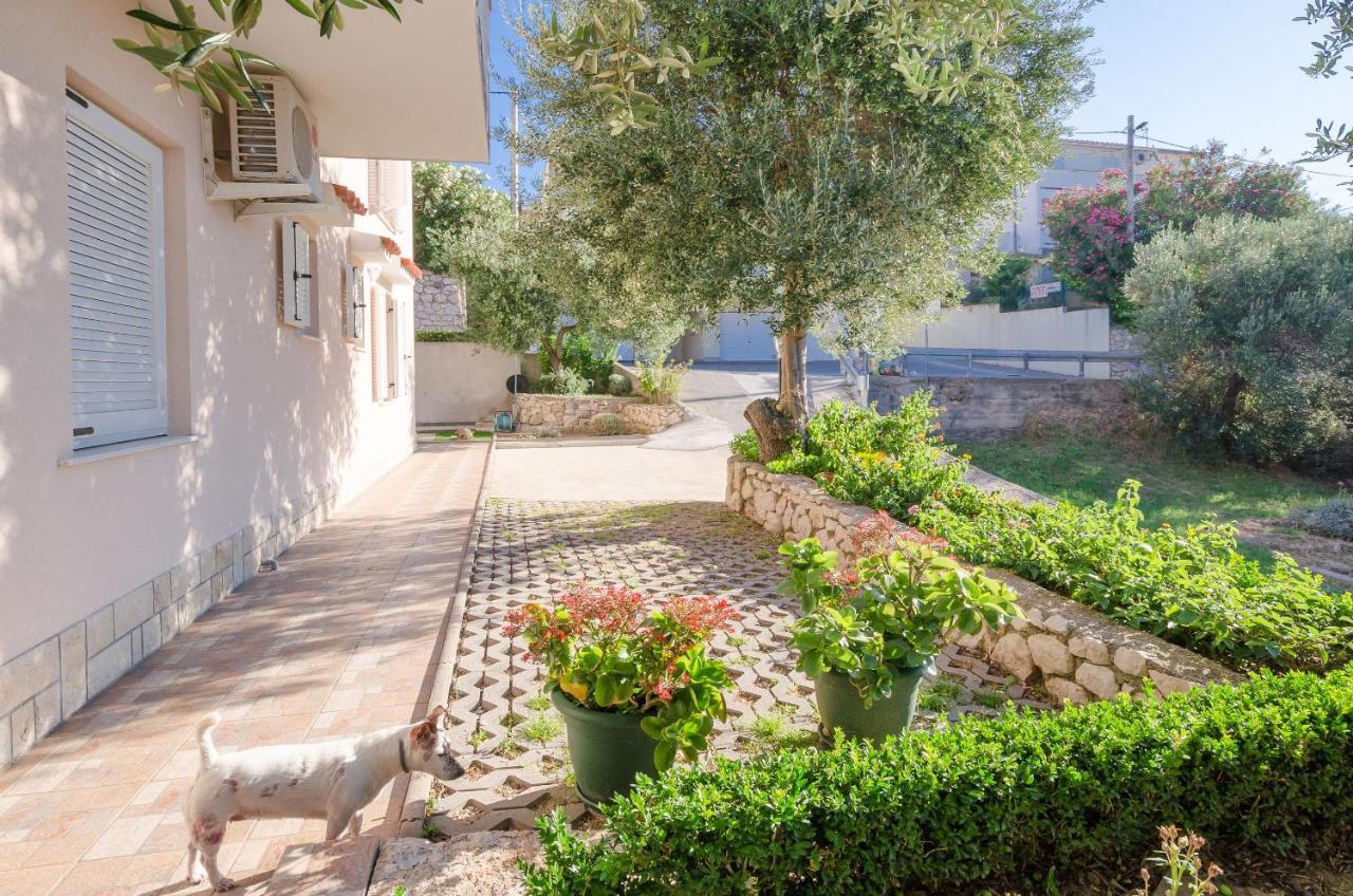 Apartments Blazenka Banjol Εξωτερικό φωτογραφία